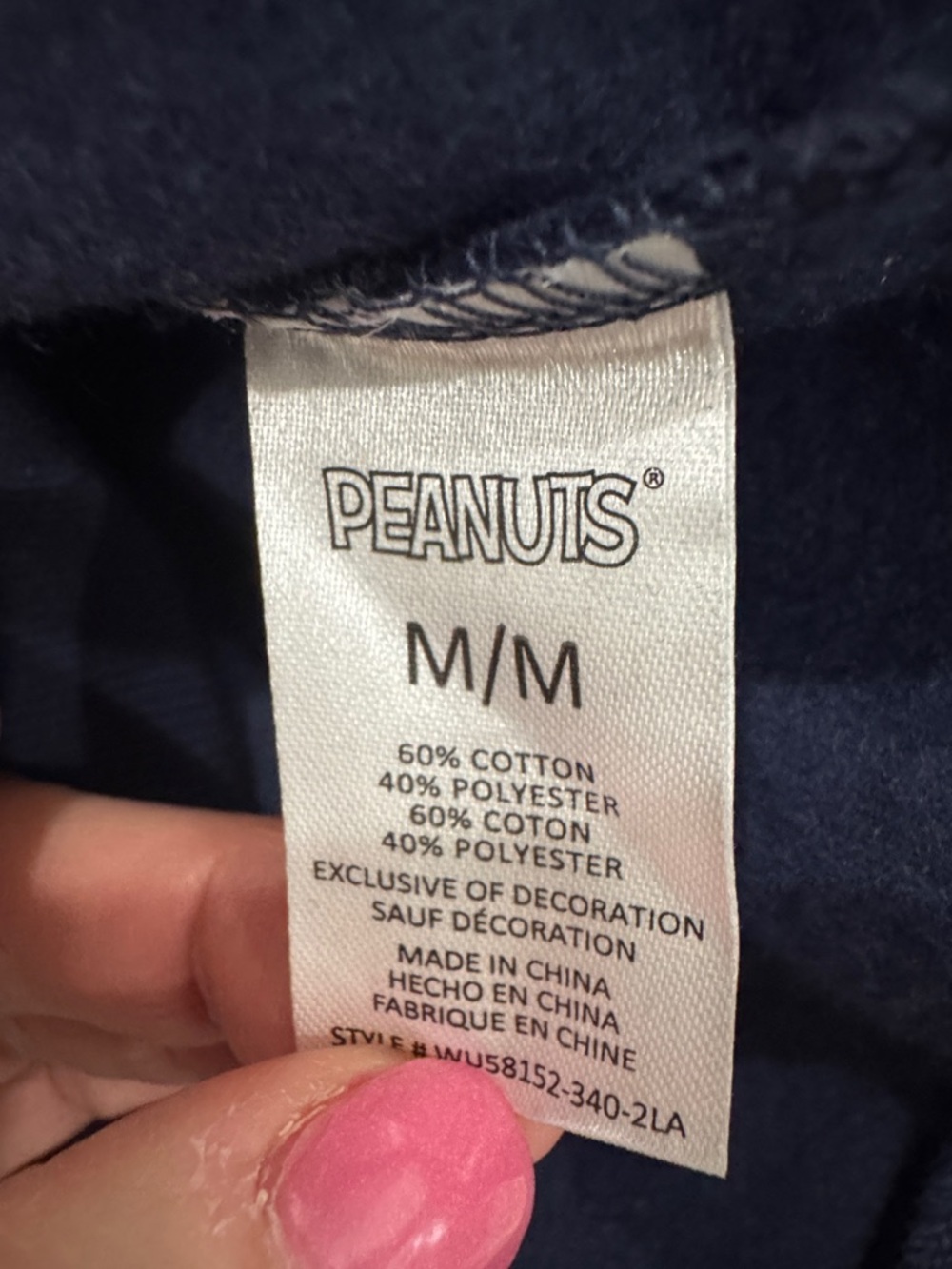 Peanuts Snoopy Santa Christmas Sweatshirt Medium - Picture 6 of 6